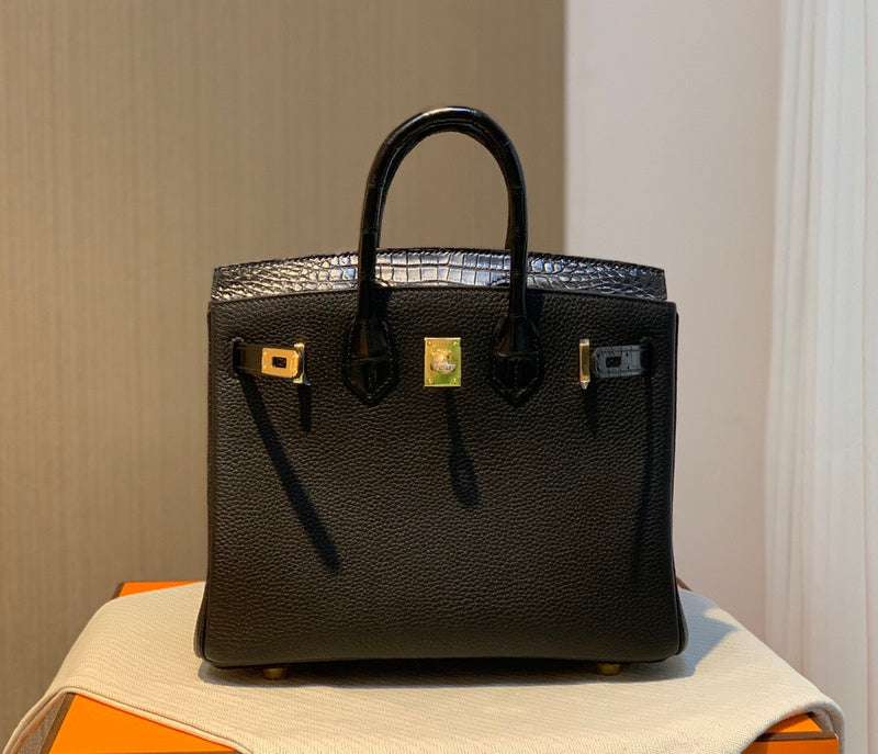 Amelia - HMS Bags - 1705