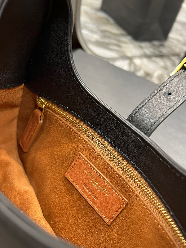 Amelia - YSL Bag - 3913