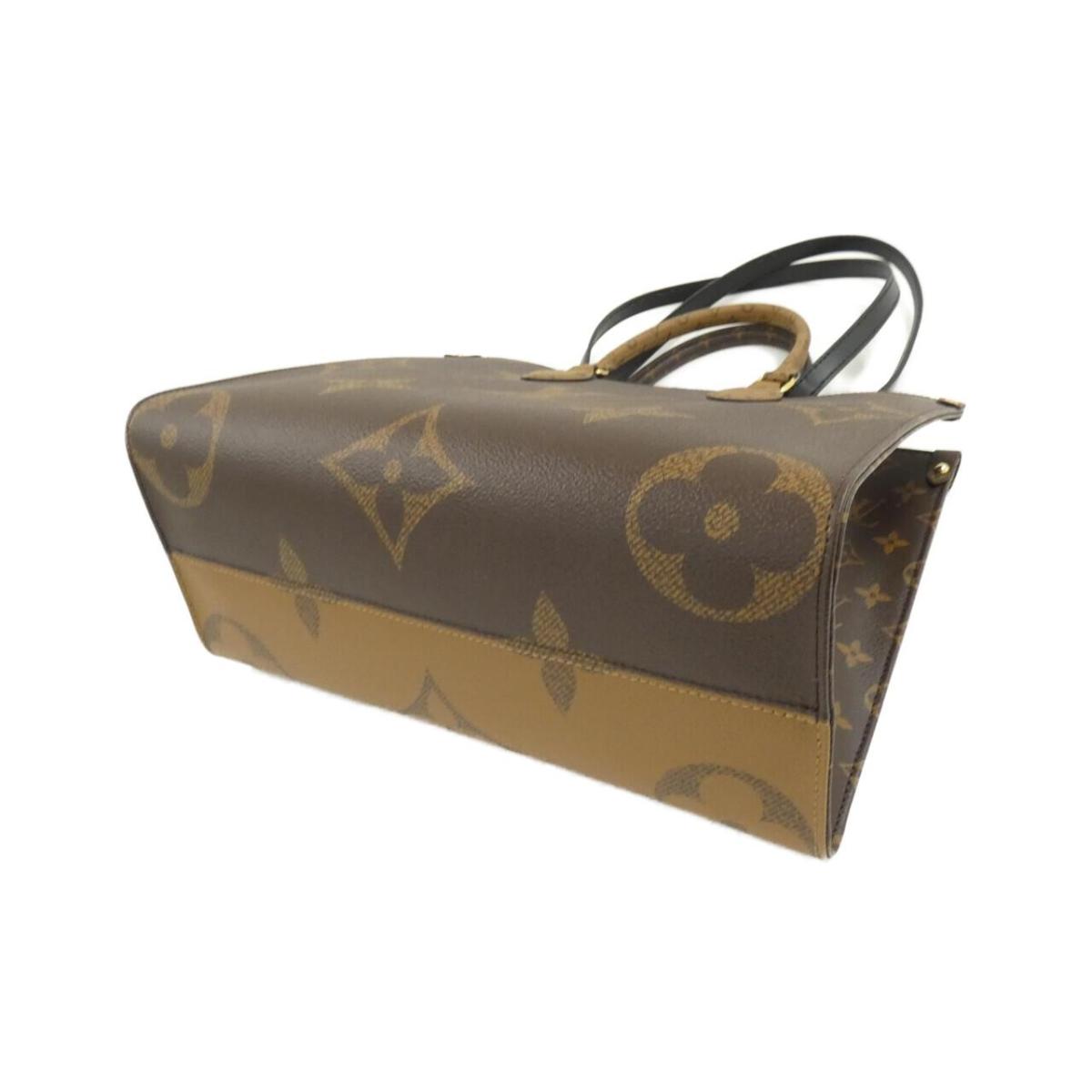 Louis Vuitton Monogram Giant On The Go MM Shoulder Bag