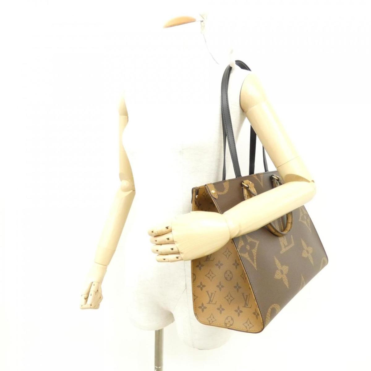 Louis Vuitton Monogram Giant On The Go MM Shoulder Bag