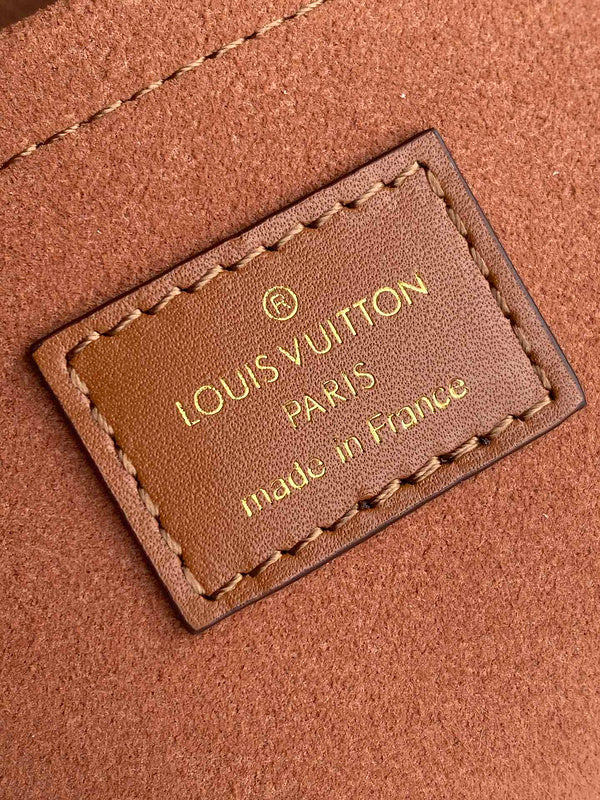 Fan Fashion Lu-Vi Bags - 16619