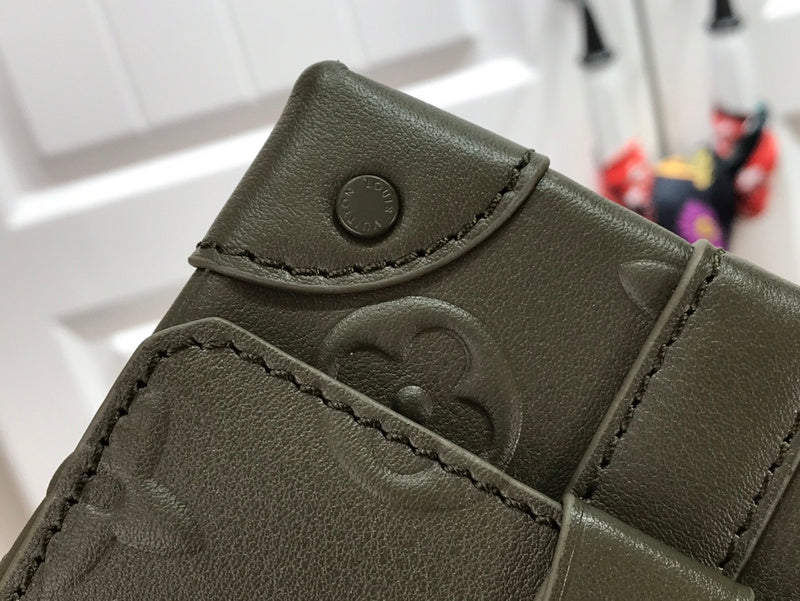 Fan Fashion Lu-Vi bags - 17397