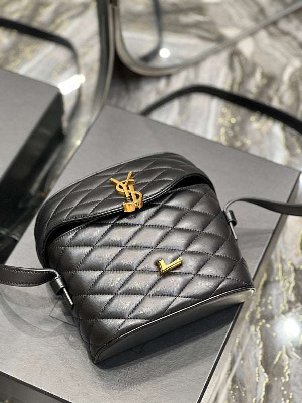 Amelia - YSL Bag - 3918