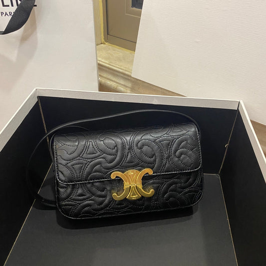 CE Triomphe Shoulder Bag In Quilted Triomphe Lambskin Black For Women 8in/20Amelia194143EF4.38NO
