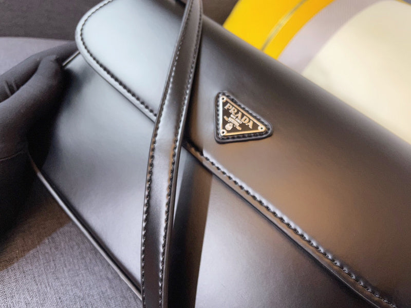 Barnes-Bags - Prada Bags - 932