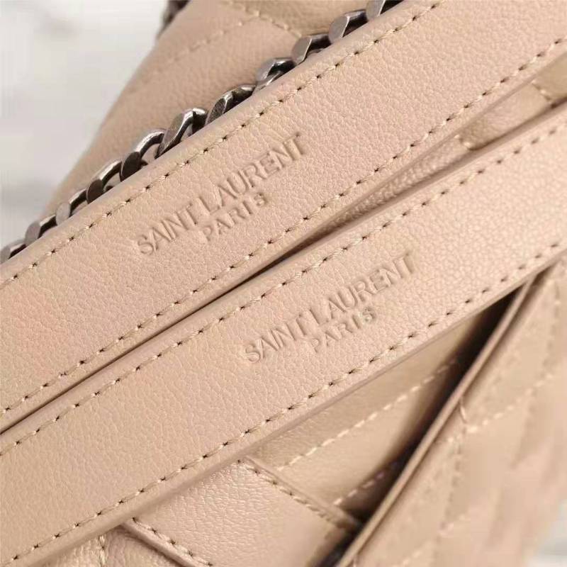 Amelia - YSL Bag - 2820