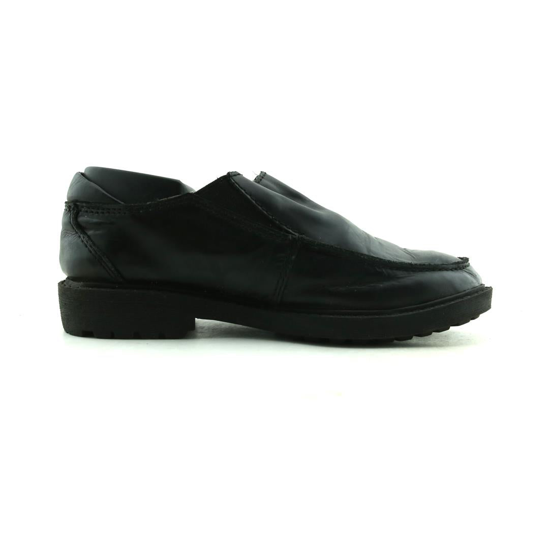 KENNETH COLE REACTION .