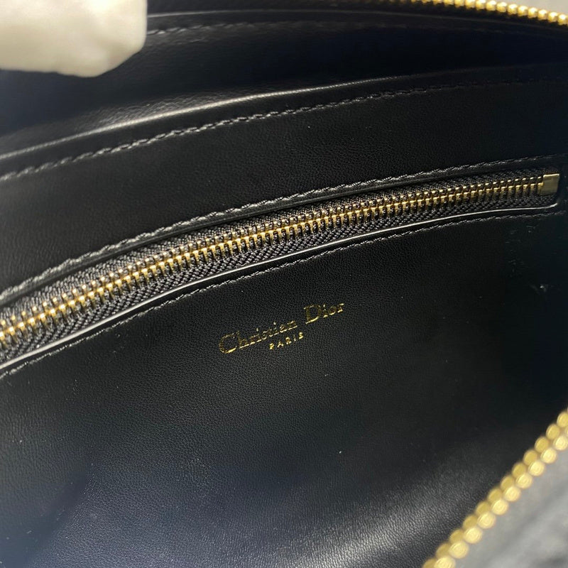 Amelia - DOR Wallets - 086