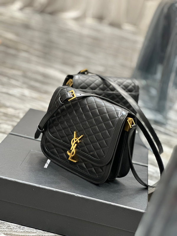 Amelia - YSL Bag - 1842