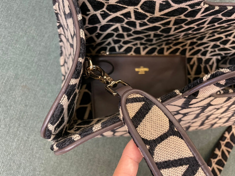 Amelia's Bag Gallery - VEL Bags - 896