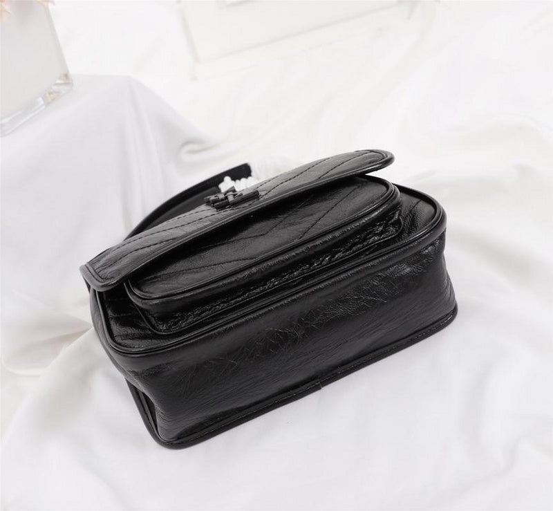 Amelia - YSL Bag - 2641