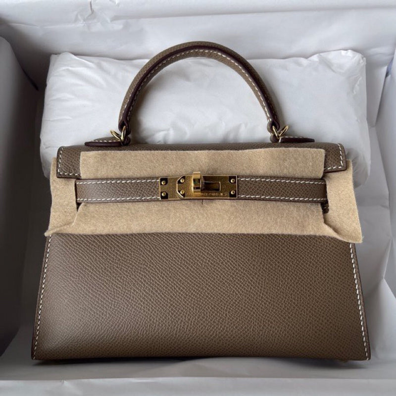 Amelia - HMS Bags - 1772
