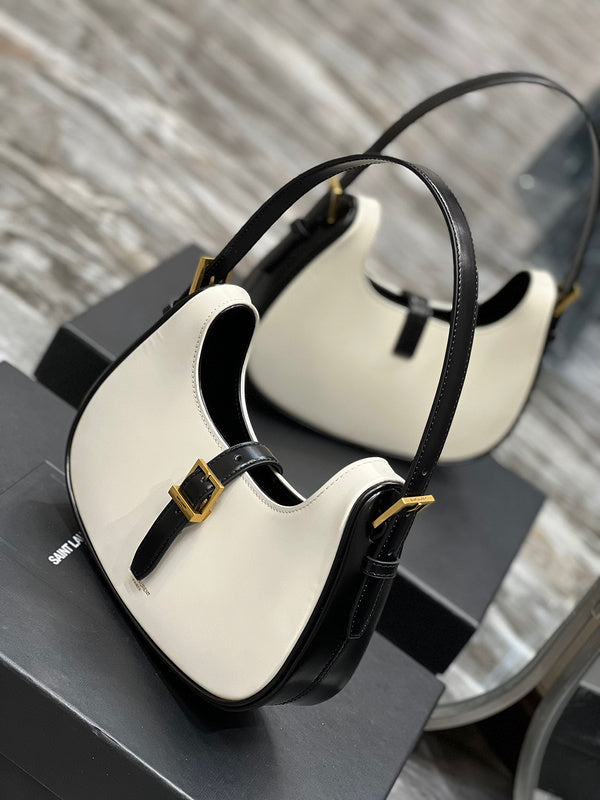 Amelia - YSL Bag - 3663