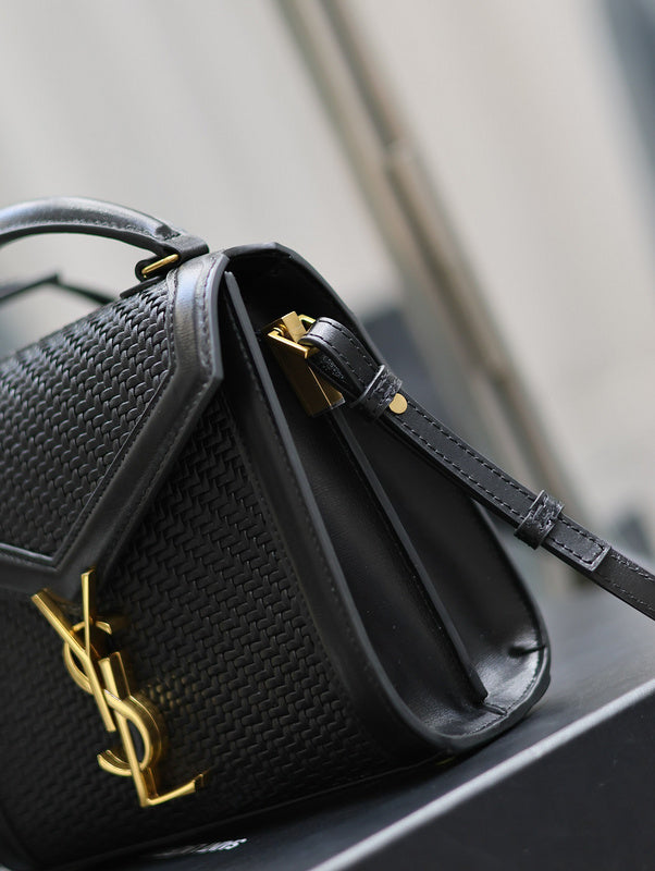 Amelia - YSL Bag - 1833