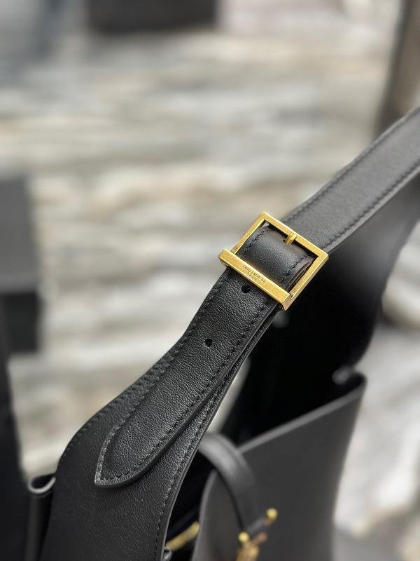 Amelia - YSL Bag - 3969