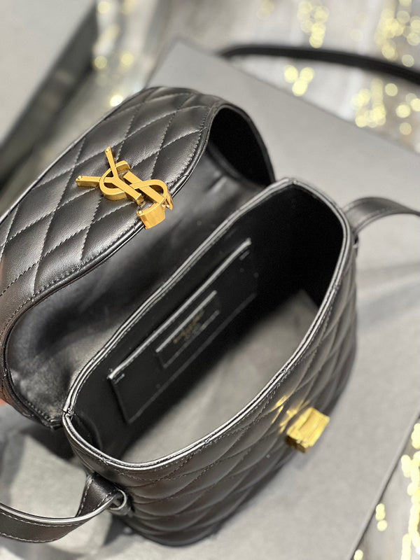 Amelia - YSL Bag - 3918
