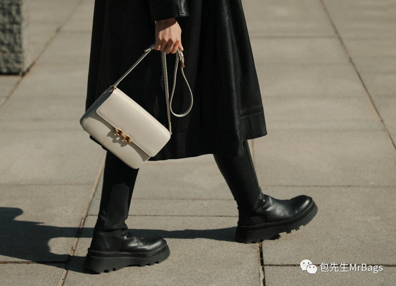 Amelia - YSL Bag - 3678