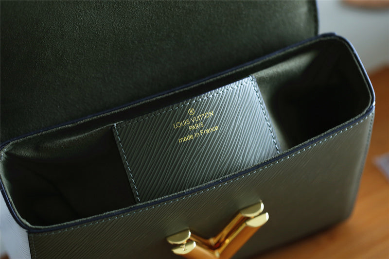 Fan Fashion Lu-Vi bags - 8523
