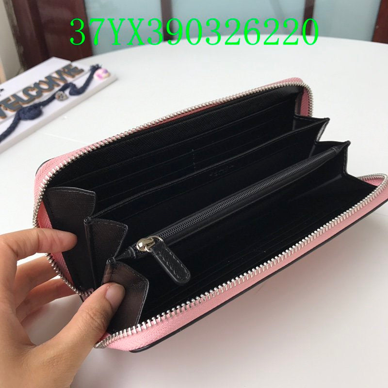 Amelia - CAH Wallet - 099