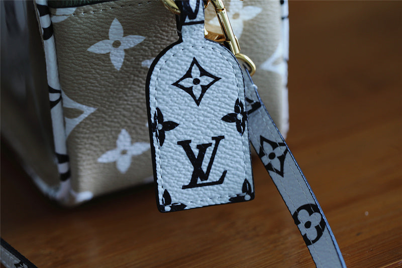 Fan Fashion Lu-Vi bags - 9394