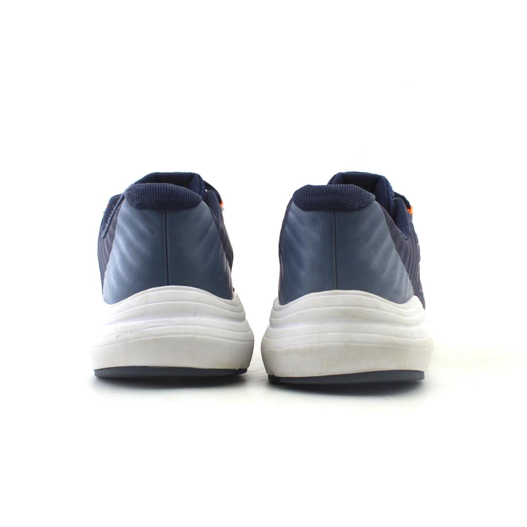 UNDER ARMOUR OUTHUSTLE