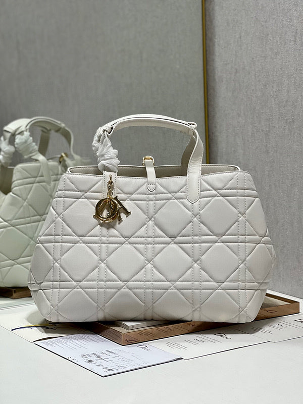 Amelia- DYOR BAGS - DESIGNER HANDBAGS  - 1600