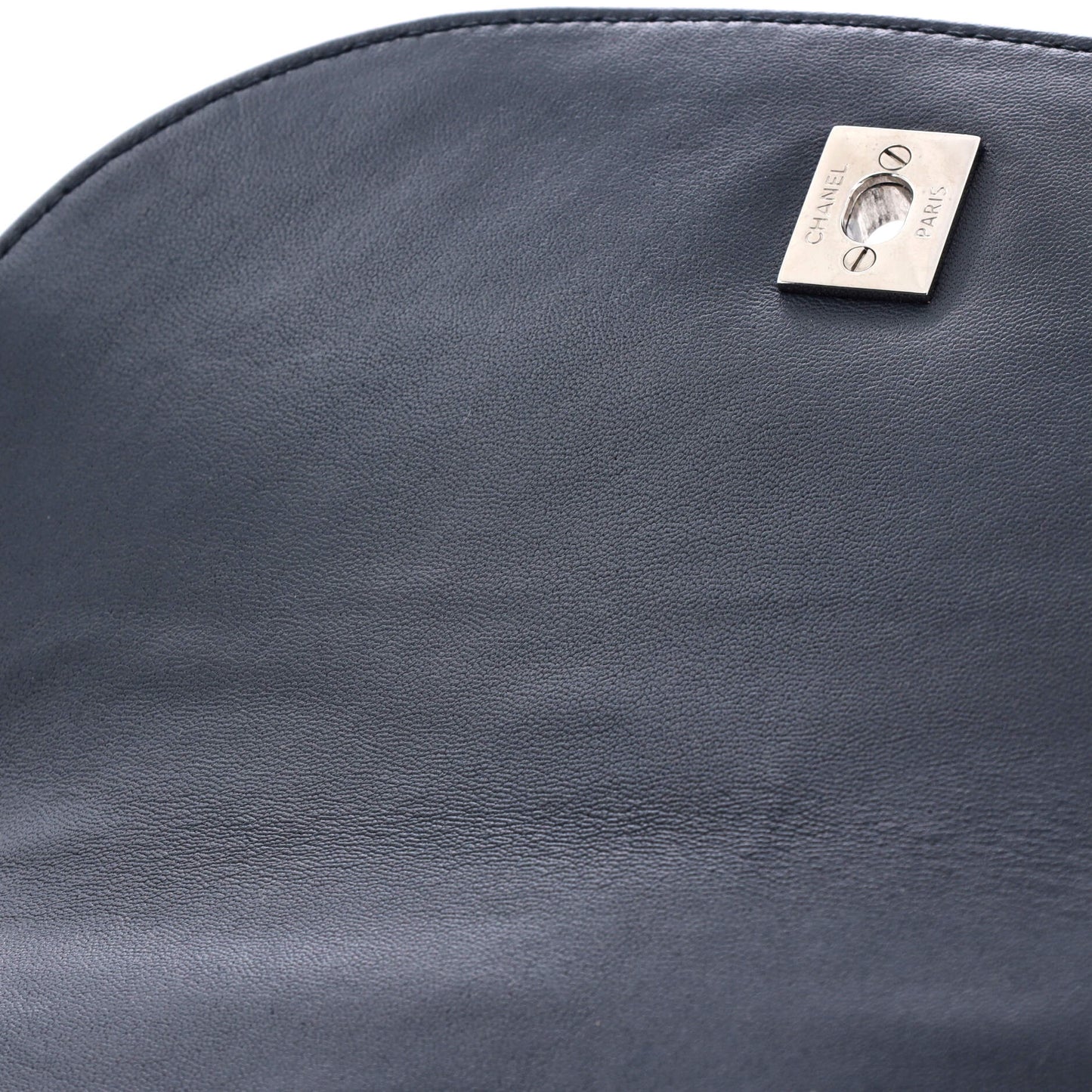 Round CC Chain Flap Bag Chevron Lambskin Medium