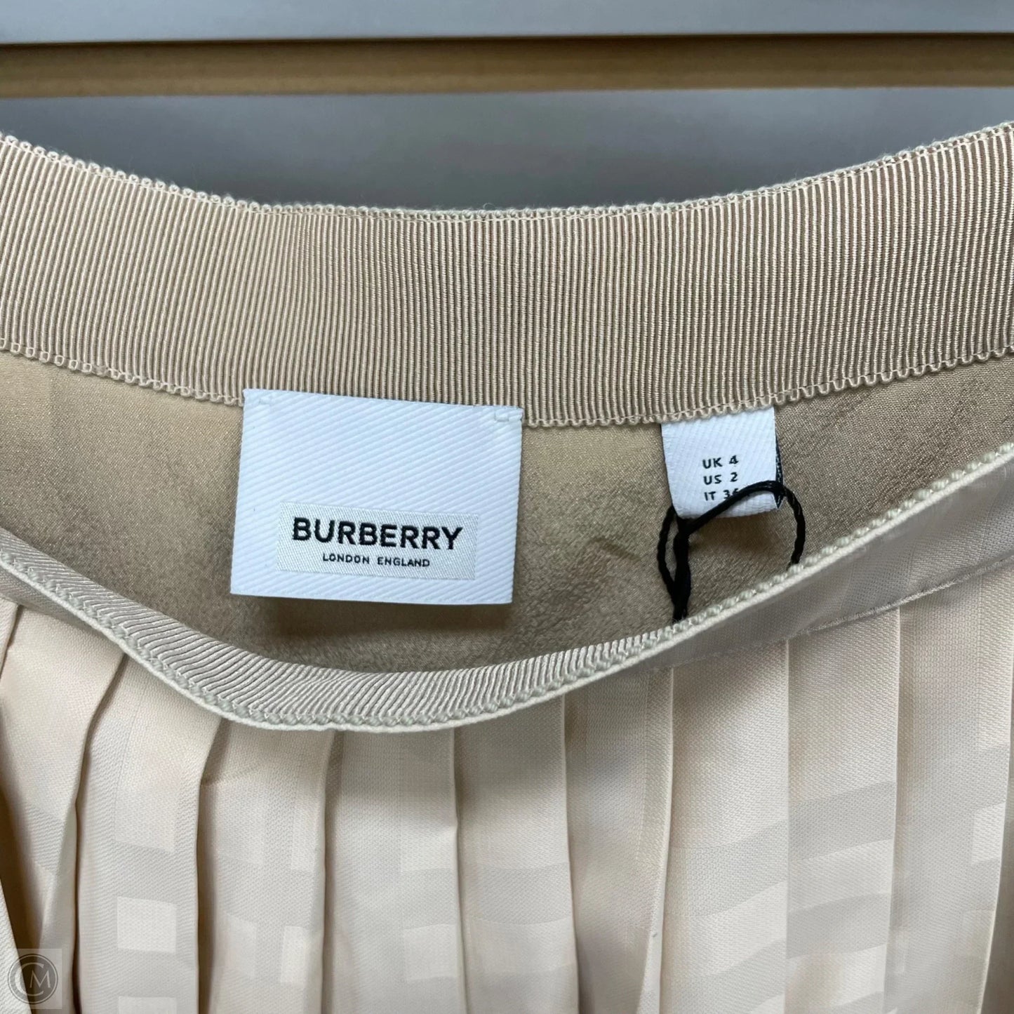 Skirt Luxury Designer By Burberry In Cream, Size: 2