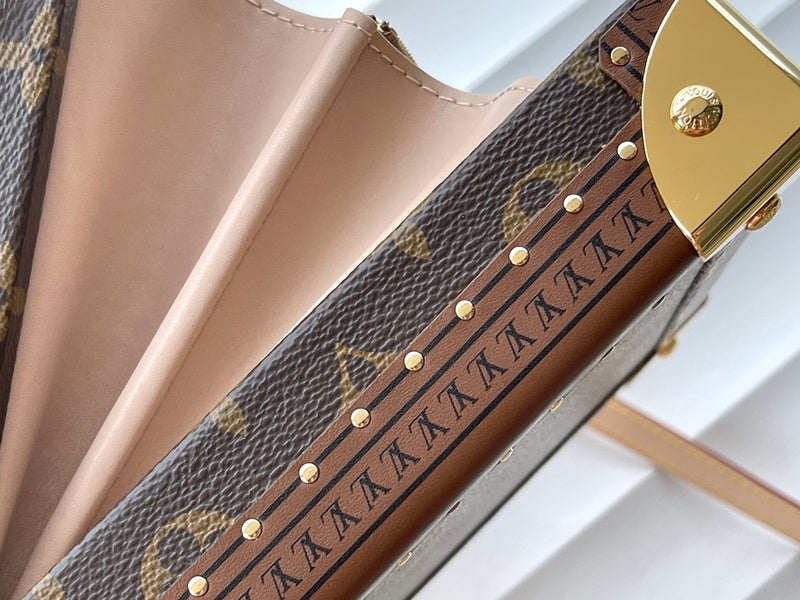 Fan Fashion Lu-Vi bags - 17406