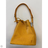 Handbag Luxury Designer By Louis Vuitton, Size: Medium