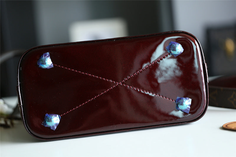 Fan Fashion Lu-Vi bags - 8279