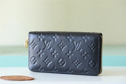 Fan Fashion Lu-Vi bags - 8805