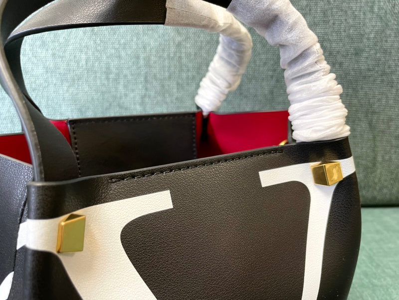 Amelia's Bag Gallery - VEL Bags - 1370