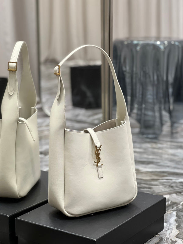 Amelia - YSL Bag - 2486