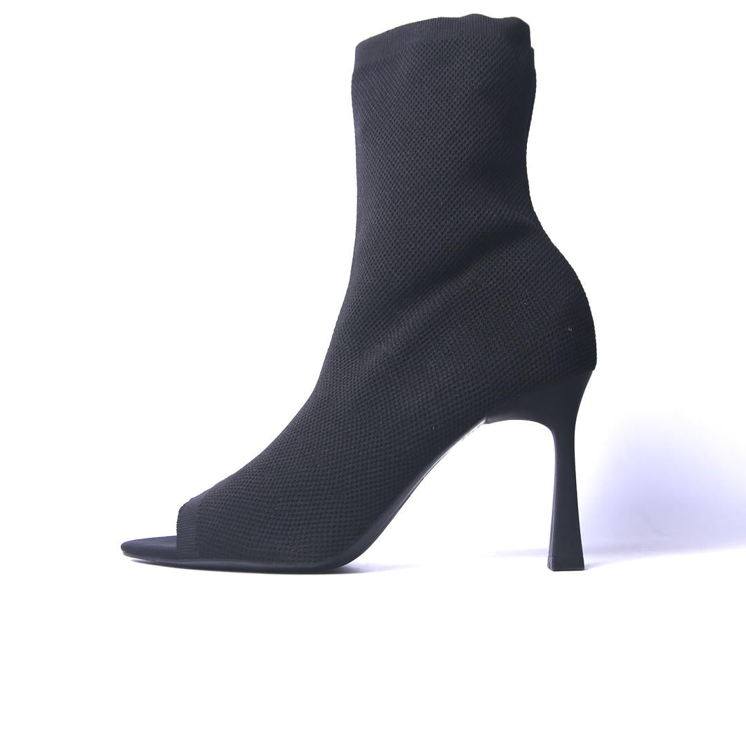 ZARA. .