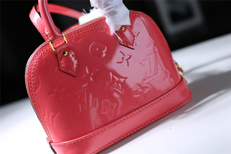 Fan Fashion Lu-Vi bags - 8302