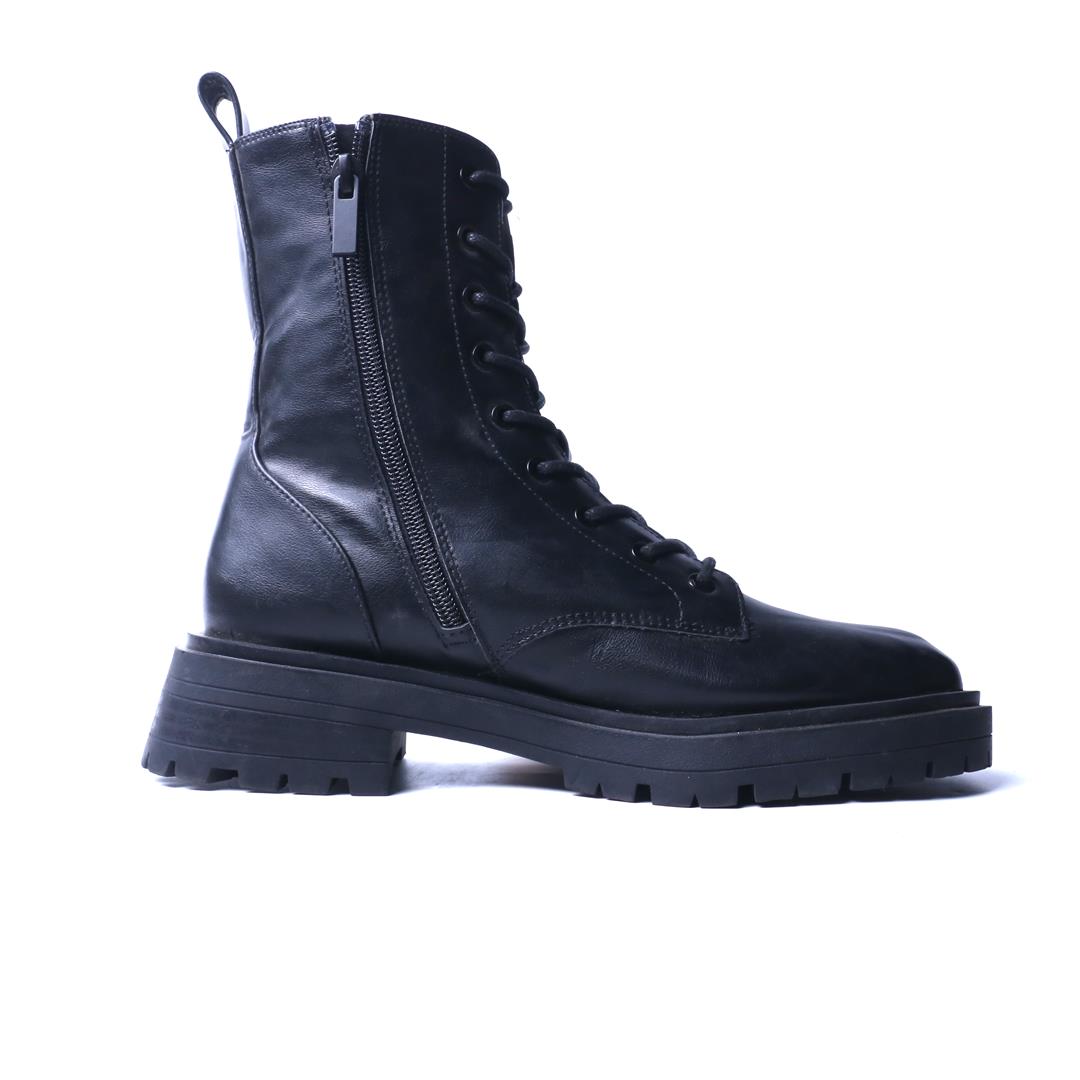 PULL & BEAR .