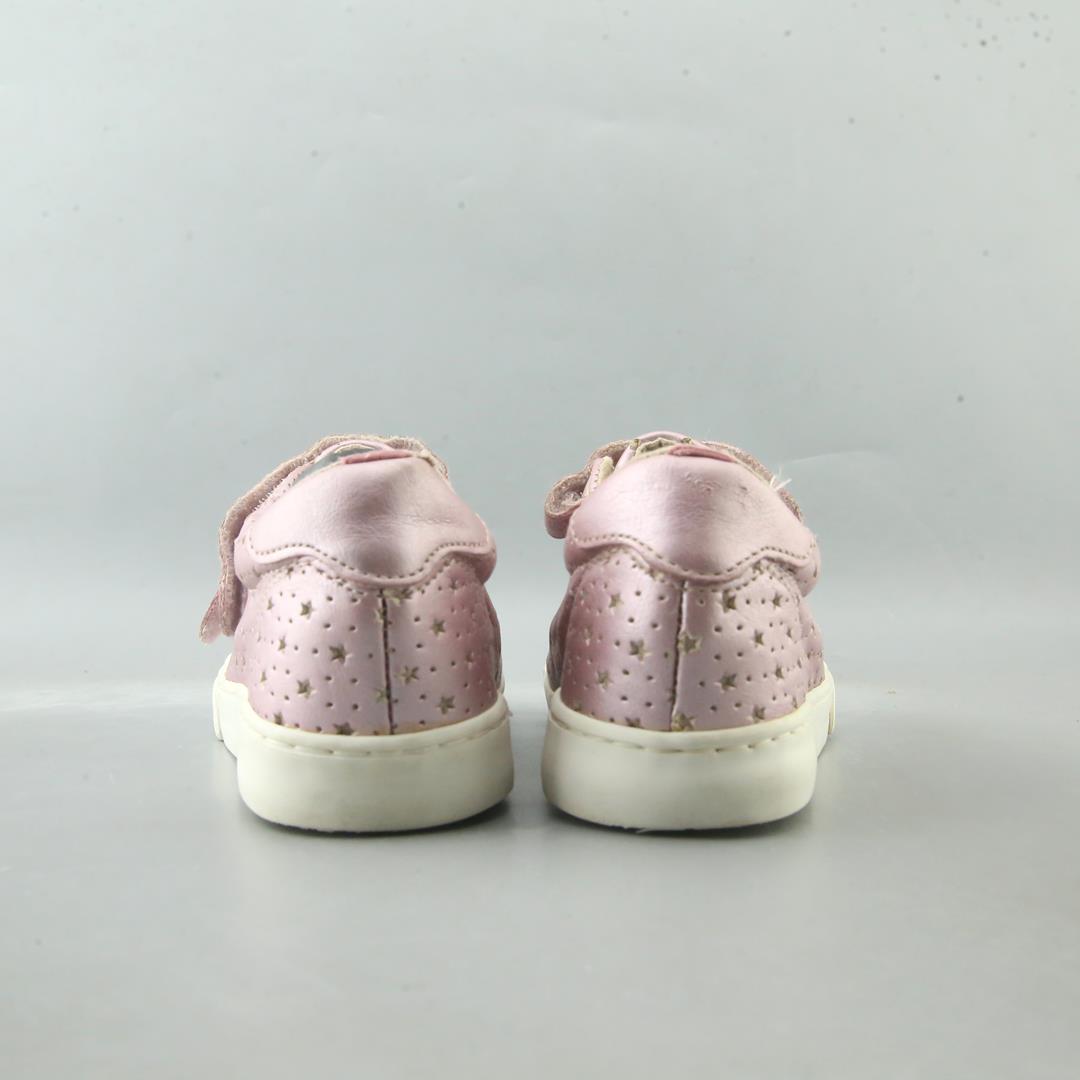 GYMBOREE .