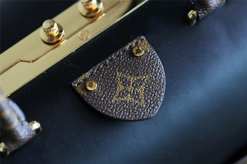Fan Fashion Lu-Vi bags - 8181