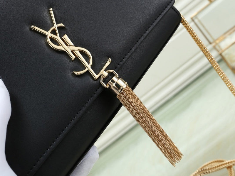 Amelia - YSL Bag - 3555
