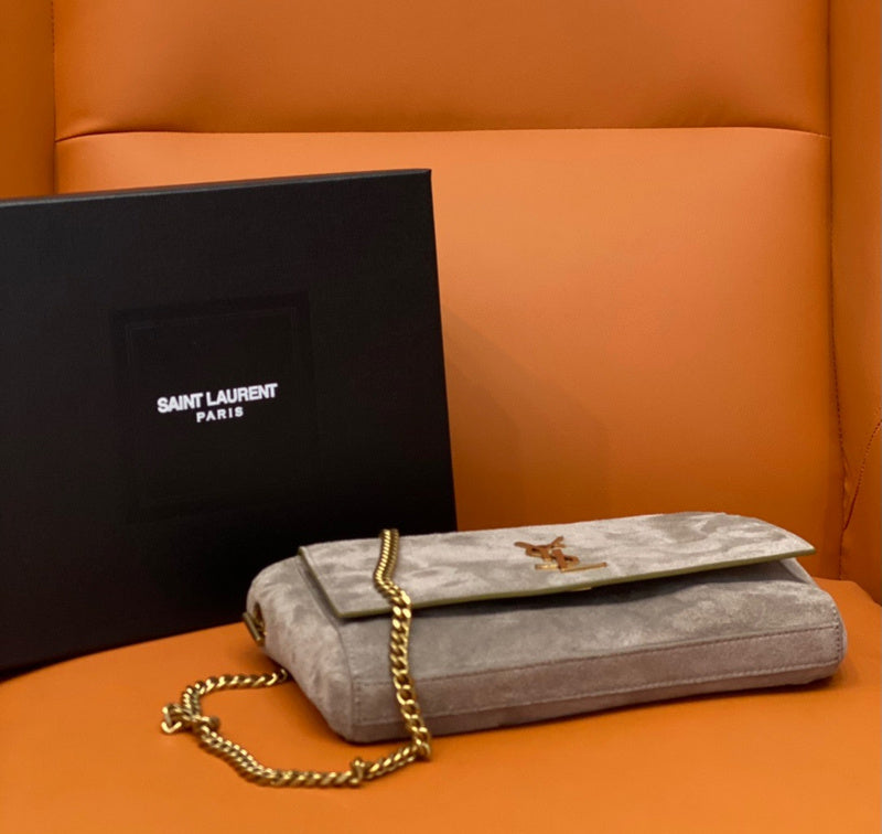 Amelia - YSL Bag - 2040