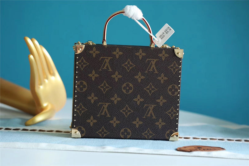 Fan Fashion Lu-Vi bags - 9483