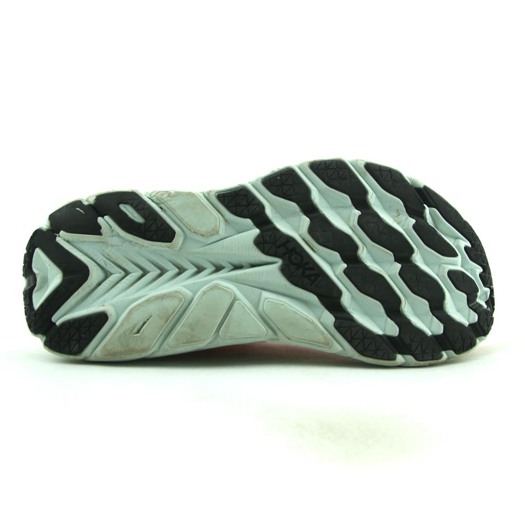 HOKA ONE ONE CLIFTON 8