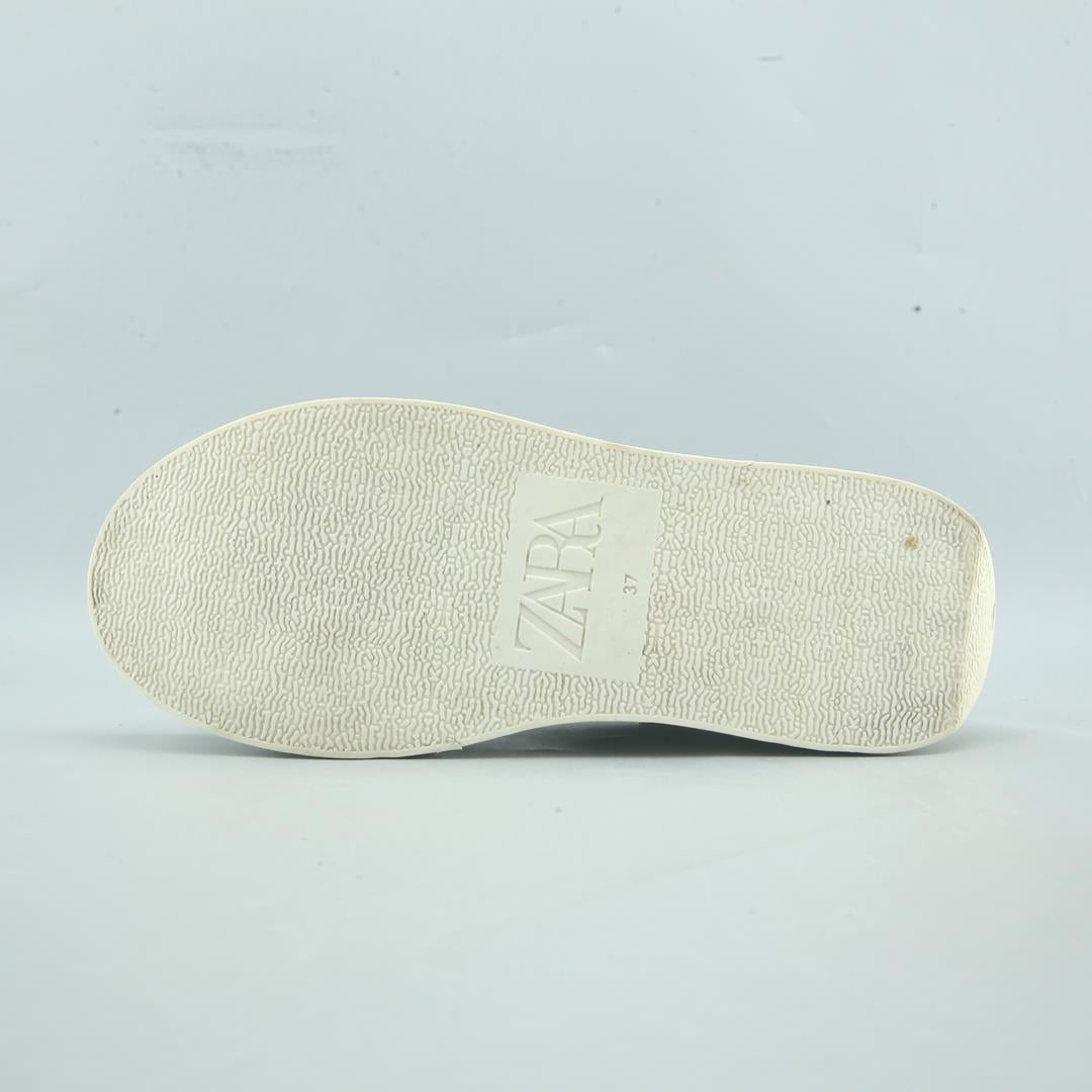 ZARA. .
