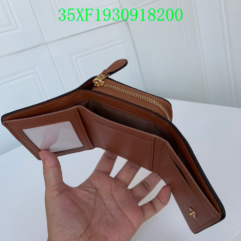 Amelia - CAH Wallet - 068