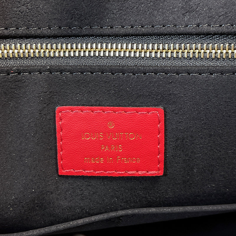 Fan Fashion Lu-Vi bags - 8637