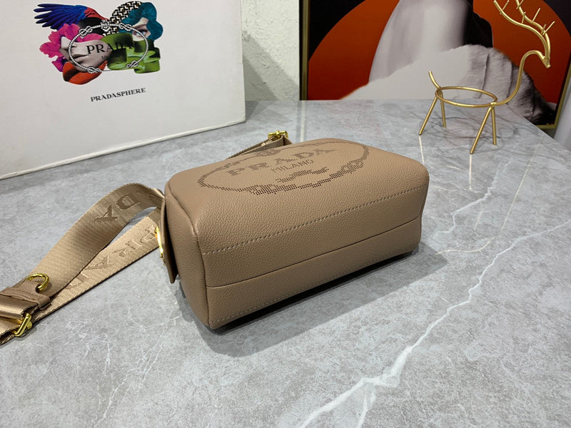 Barnes-Bags - Prada Bags - 827