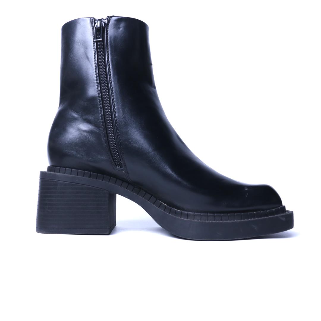 ZARA. .