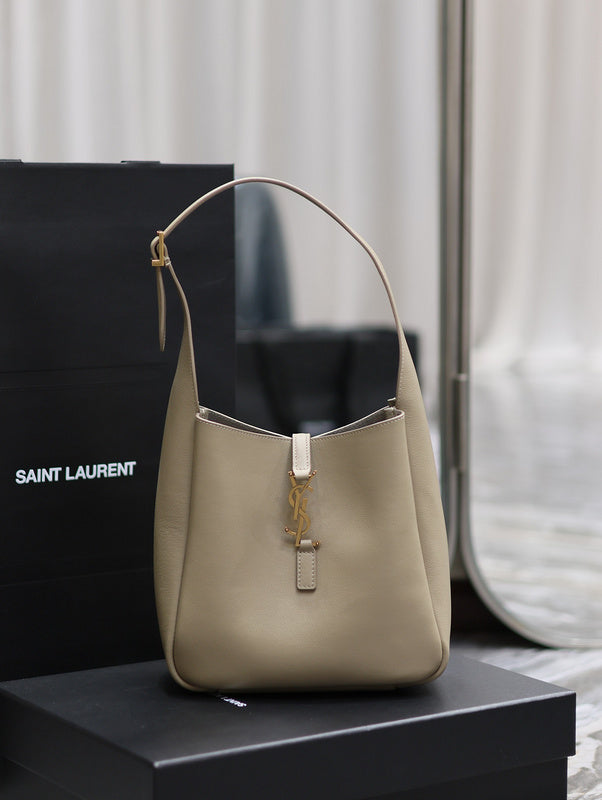 Amelia - YSL Bag - 1853