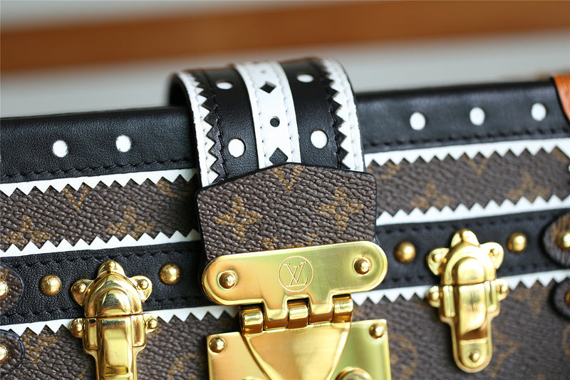 Fan Fashion Lu-Vi bags - 8236
